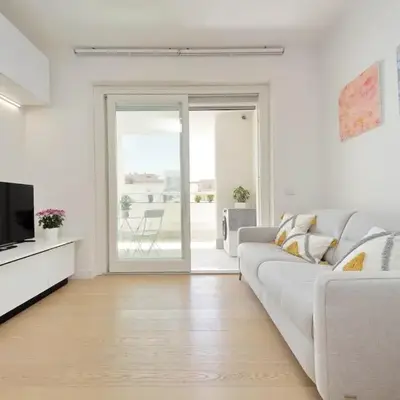 Contemporary Apartment by Luxury Getaways