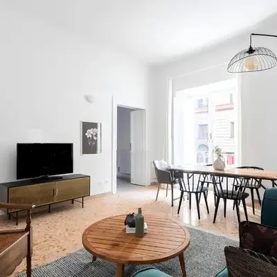 Historic 3BR Colosseum Apartment 160sqm for 9