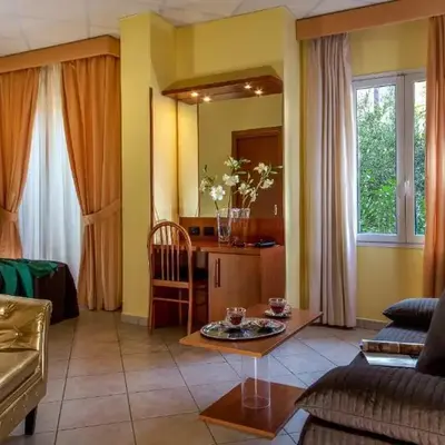 IN Roma Vale&Hillary colosseo b&b