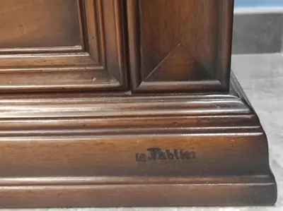 a wooden door with the word raider written on it at Dolce Roma House - Parco Appia Antica , Netflix, Prime e Metro sotto casa in Rome