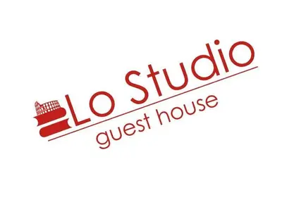 a logo for la studio guest house at Lo Studio Guest House in Rome
