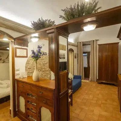 Romantic Piazza Navona Hideaway