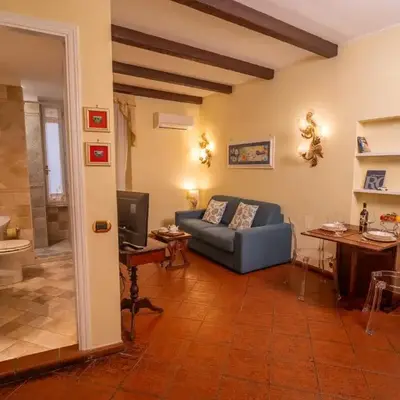Navona Little Home