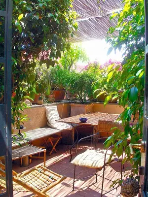 a living room with a couch and a coffee table at Appartamento Fiore in Rome