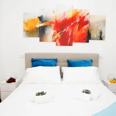 Castel Sant Angelo's Harmonious Apartment