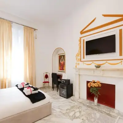 Queen Palace Suites