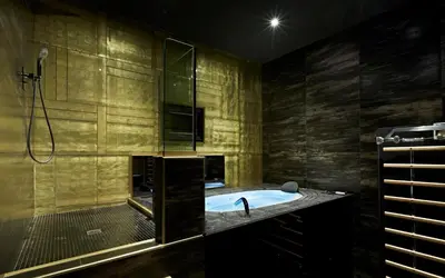 a large bathroom with a tub and a shower at LE RÊVE DE NAIM Roma in Rome