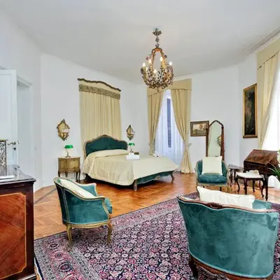 Prestigious Apartment Via Veneto