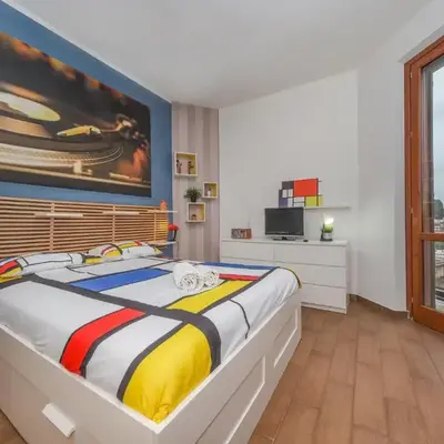 Mondrian House