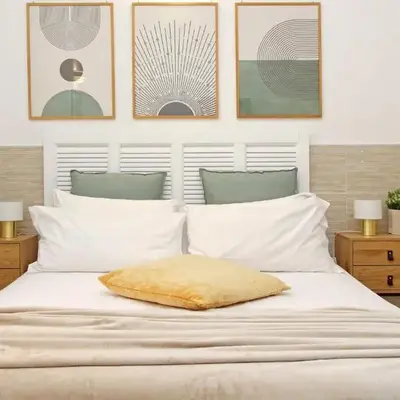 Opera Inn Suites - Rooms and Apartments