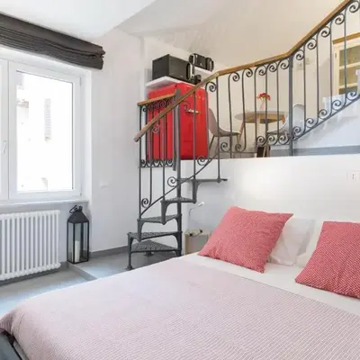 Quiet pied a terre with terrace in Borgo Pio