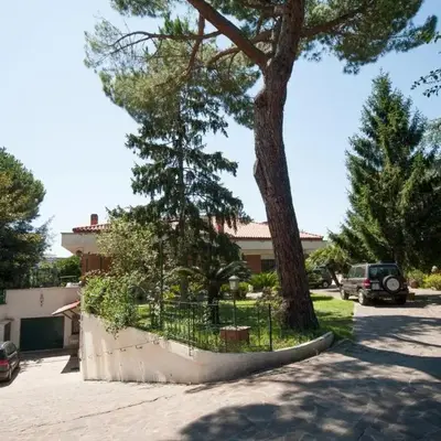 Mons Aureus Resort