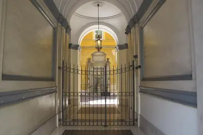 a hallway with a gate in a building at Loft Farnese 1 suite luxury area soggiorno e cucina in Rome