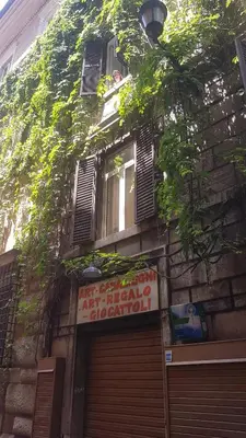 a sign on the side of a building at Casa Vacanze Simona vicino a Piazza Navona in Rome