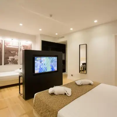 Floris Hotel