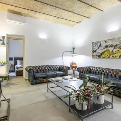 Industrial-Style Apartment Next To Vatican Metro