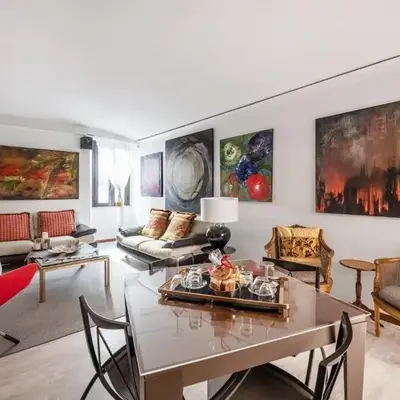 Spanish Steps Art Gallery- Roma