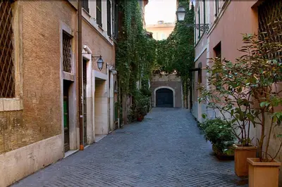 an alley in an alley way between two buildings at Casa Fabbrini Boutique B&B in Rome