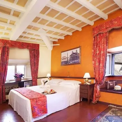 Pantheon Inn