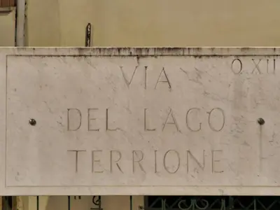 a sign that reads villa del lagcolo teritone at Giuditta San Pietro 52 Loft Roma in Rome