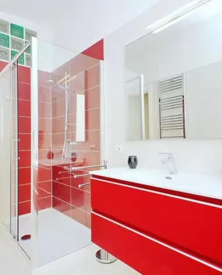 a bathroom with a red sink and a shower at YCH-Luminoso appartamento per 8 pax in Rome